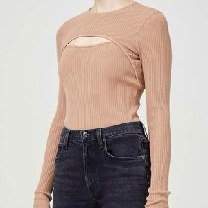 AGOLDE Lyza Rib Cut Out Long Sleeve Top in Pantyhose Tan Camel M